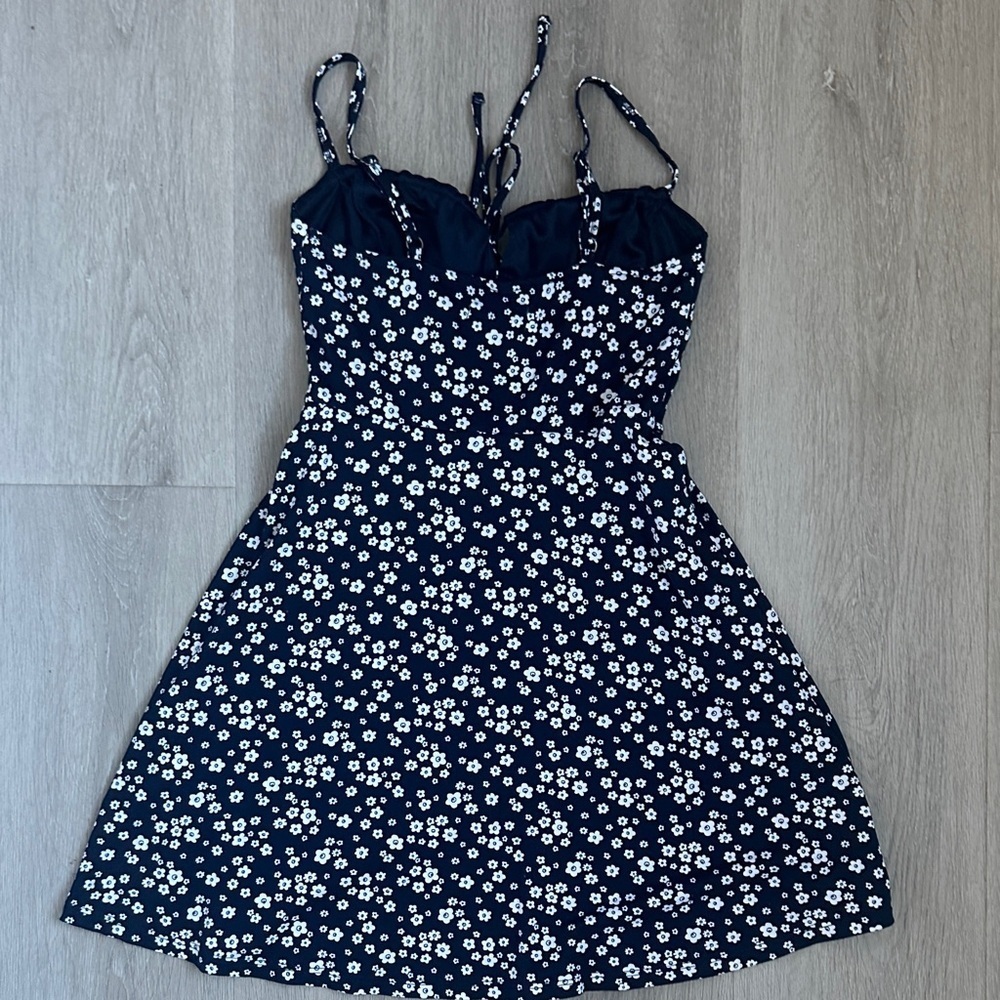 HOLLISTER NWOT Floral Spaghetti Strap Dress size XXS - Picture 7 of 9